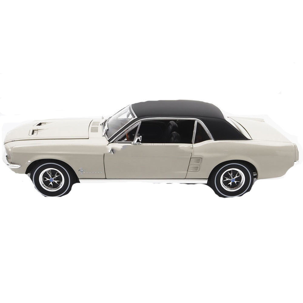 1967 Ford Mustang Coupé 1:18 Model Car